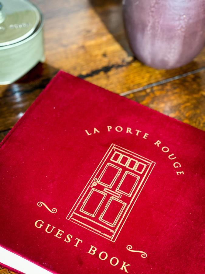 Vakantiehuis La Porte Rouge - The Red Door